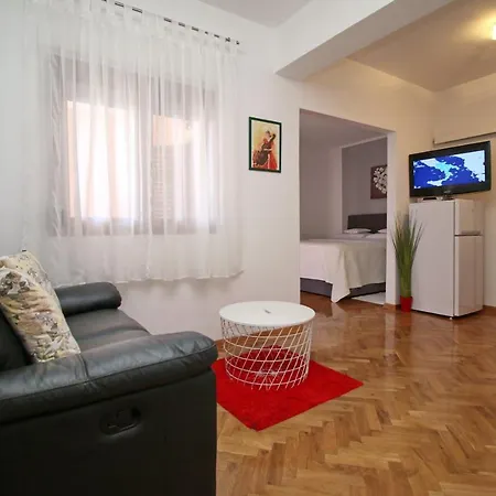 Apartments Mila Rovinj Exterior photo